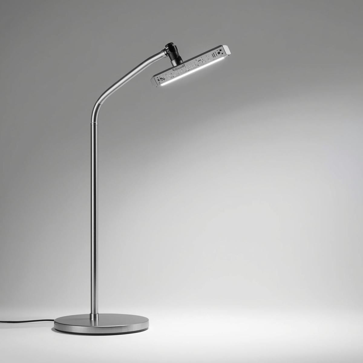 Adjustable 24W LED Grow Light for Countertop Gardens